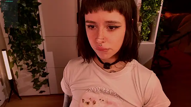 MichaellaMoon online show from April 2026 06:48:02 PM