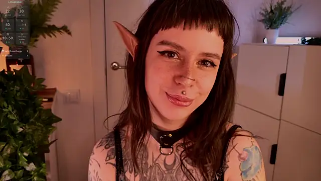 MichaellaMoon online show from April 2026 05:36:01 PM