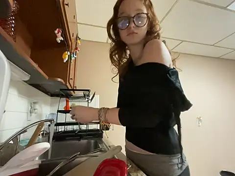 Snapshot of gingerbabe18 chatting on May 2026 01:00:01 AM gingerbabe18 online show from May 2026 01:00:01 AM