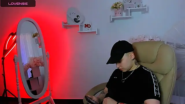 Dolly  Queen  online show from February 2025 12:48:01 AM