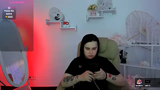 Dolly  Queen  online show from March 2025 08:22:01 PM