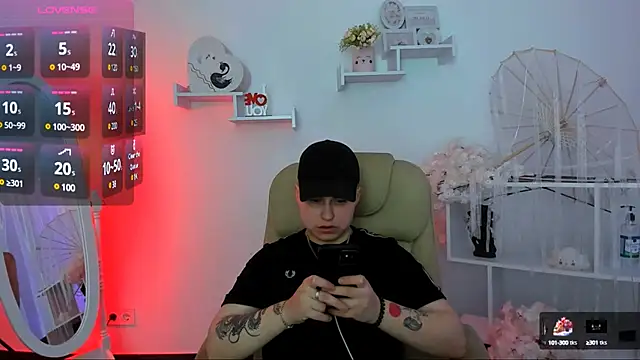 Dolly  Queen  online show from March 2025 09:51:01 PM