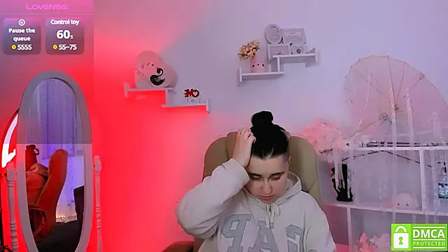 Dolly  Queen  online show from March 2025 11:12:01 PM