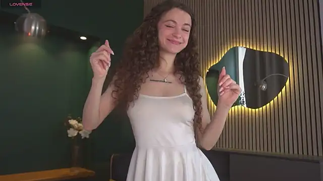 Curly Moon online show from July 2026 06:47:02 AM