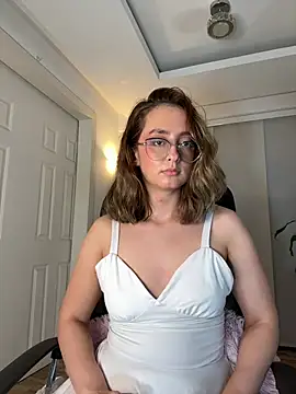 nicollefiorett online show from March 2026 11:22:02 PM