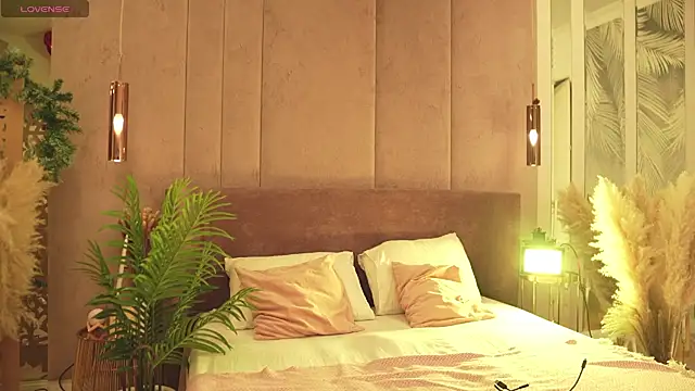 Smiley Mia online show from March 2026 05:13:02 AM