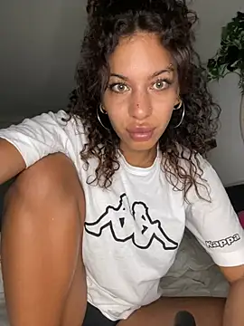 AlyssaHottv  online show from March 2026 09:38:02 PM