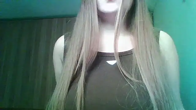 Evasapples online show from March 2026 10:37:01 PM