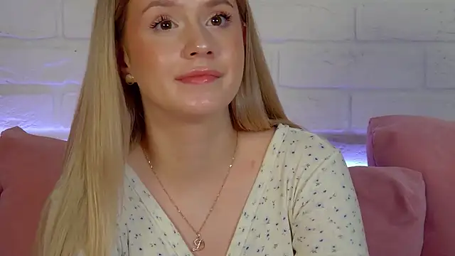 MilanaBalmain online show from April 2026 07:58:02 PM