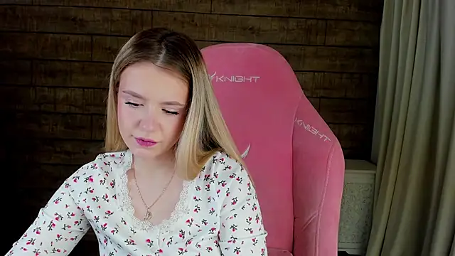 MilanaBalmain online show from April 2026 04:26:01 AM