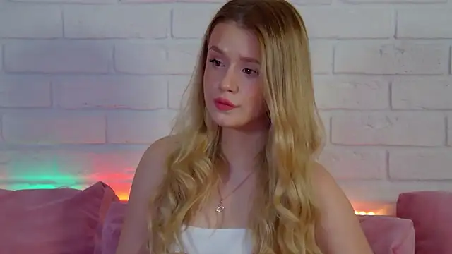 MilanaBalmain online show from April 2026 04:30:01 AM