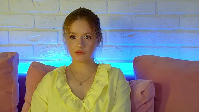 MilanaBalmain online show from April 2026 04:21:02 AM