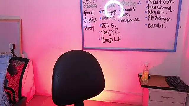 Mia Fischer online show from March 2026 11:48:02 AM