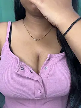Snapshot of Ishaani_0 chatting on June 2026 10:12:02 PM Ishaani 0 online show from June 2026 10:12:02 PM