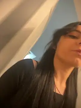 Petite moi online show from April 2026 12:03:02 PM