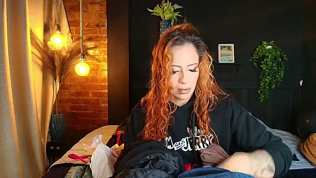 Snapshot of sahra_taylor_ chatting on June 2026 01:43:01 PM sahra taylor online show from June 2026 01:43:01 PM