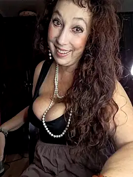 Snapshot of GypsyEsmeralda chatting on October 2025 08:23:02 AM GypsyEsmeralda online show from October 2025 08:23:02 AM