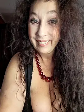 Snapshot of GypsyEsmeralda chatting on October 2025 07:09:01 AM GypsyEsmeralda online show from October 2025 07:09:01 AM