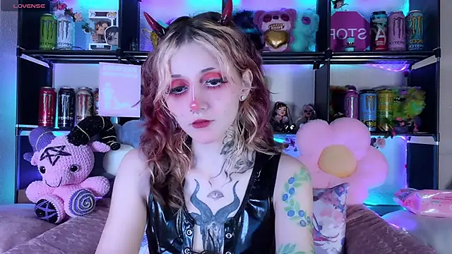 Snapshot of _Devill_Baby chatting on June 2026 08:12:02 PM Devill Baby online show from June 2026 08:12:02 PM