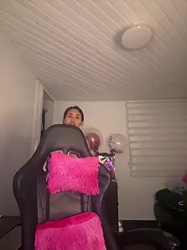 Anily Lovely online show from April 2026 11:51:02 PM