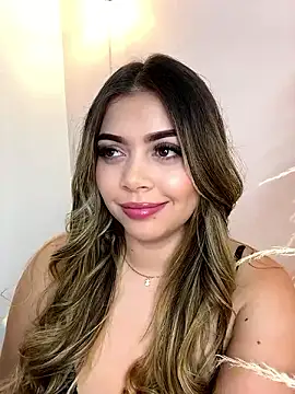 thaliafox  online show from December 2024 08:11:01 PM