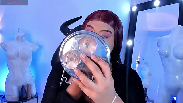 Emili Roux online show from March 2026 10:19:02 AM