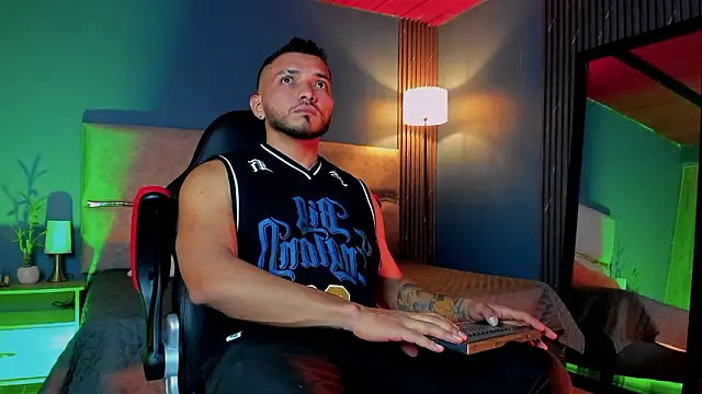 maximusclark1 online show from February 2026 03:45:01 AM