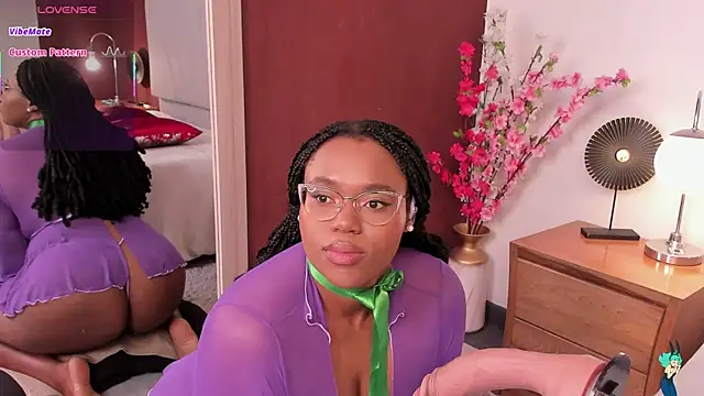 Snapshot of Makena_gh chatting on May 2026 03:46:01 AM Makena gh online show from May 2026 03:46:01 AM