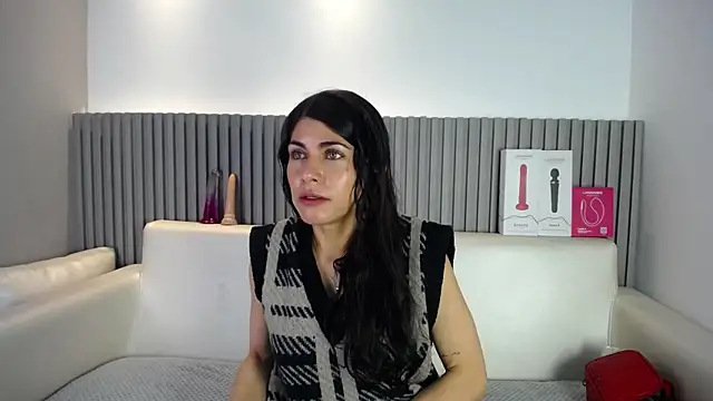 Melodi Roux online show from April 2026 01:41:02 PM