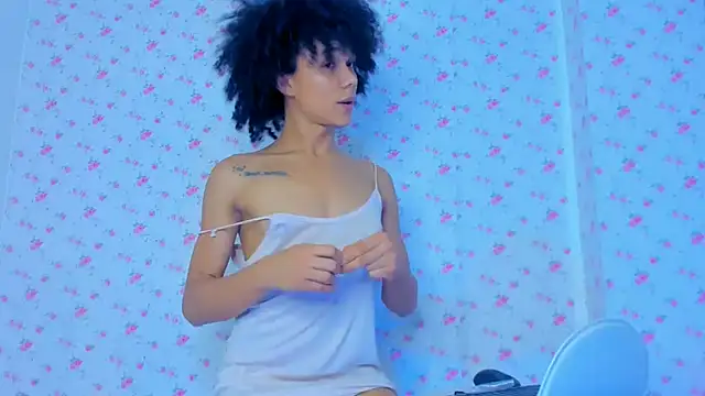 StassieBell online show from September 2025 03:35:02 PM