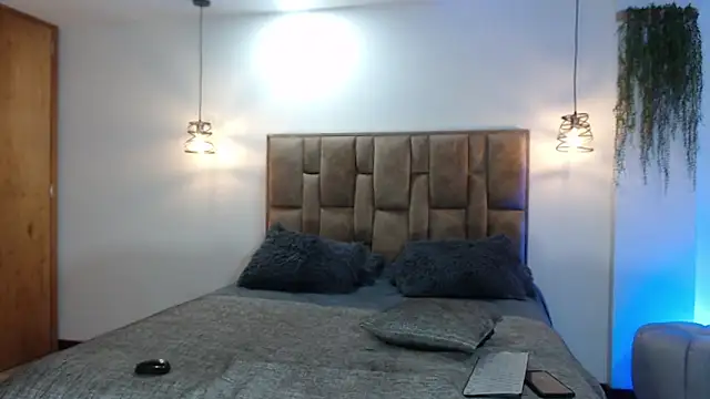 Snapshot of aleejhandraa chatting on February 2026 10:11:02 PM aleejhandraa online show from February 2026 10:11:02 PM