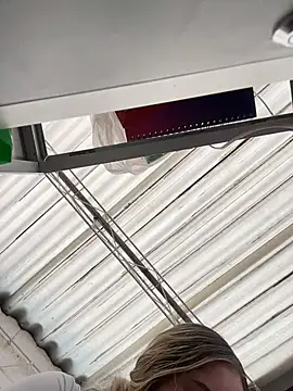 imlindapink online show from April 2026 09:39:33 PM