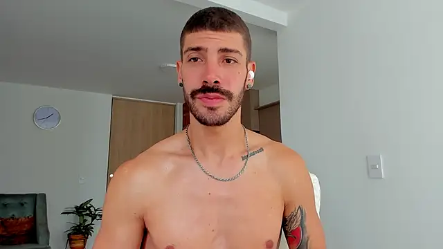 Guyinthemountain online show from December 2024 03:20:02 PM