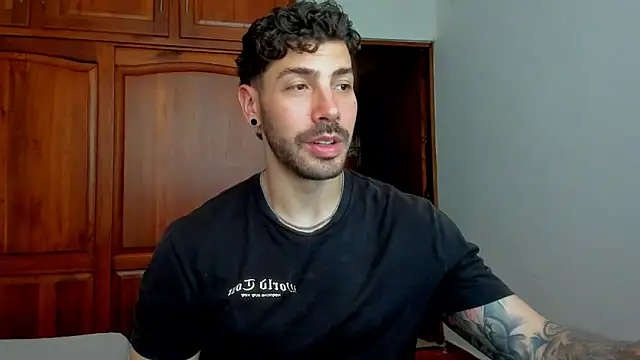 Guyinthemountain online show from May 2026 07:20:01 PM