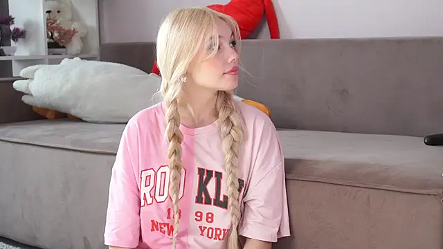 norakisses online show from March 2026 05:32:02 AM