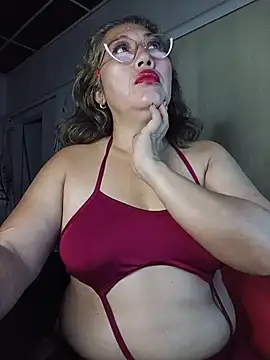 Snapshot of anniecoopeer chatting on June 2026 10:29:01 AM anniecoopeer online show from June 2026 10:29:01 AM