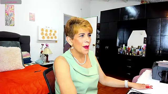 Snapshot of Angelina_Stone_65 chatting on July 2026 11:29:01 PM Angelina Stone 65 online show from July 2026 11:29:01 PM