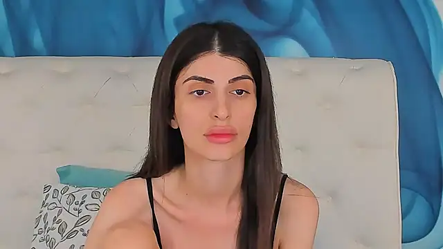 SkinnyDolly online show from July 2026 05:02:01 AM