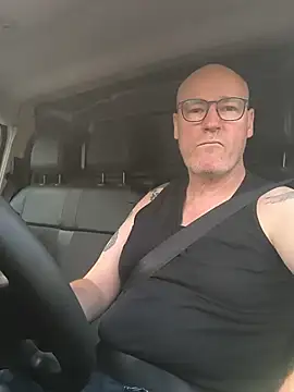 Snapshot of bogland33 chatting on June 2026 04:44:01 PM bogland33 online show from June 2026 04:44:01 PM