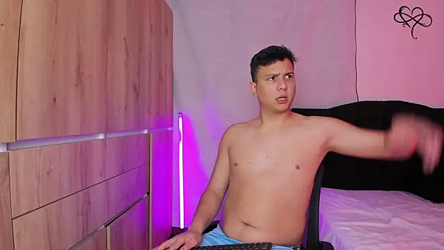 ANDREZALVAREZ online show from January 2026 11:42:02 PM