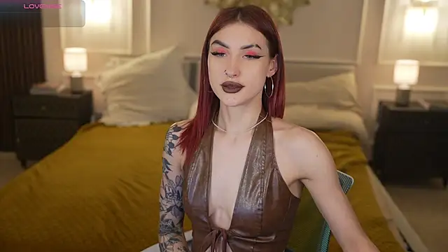 Magnetic Mia  online show from March 2026 12:32:02 AM