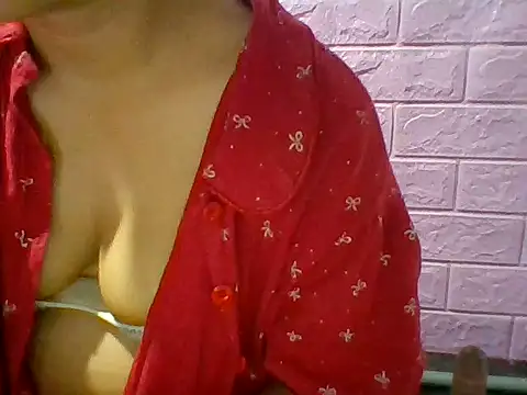 Mimi18x online show from June 2026 01:28:02 PM