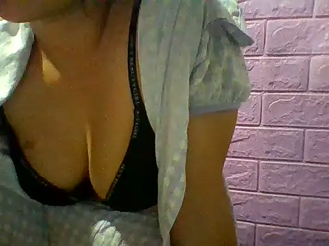 Mimi18x online show from June 2026 10:15:01 AM