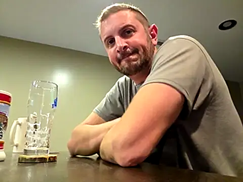 MrMechanic38 online show from November 2025 05:59:01 PM