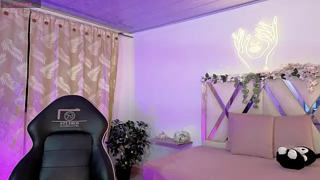 hina tay online show from April 2026 03:28:02 AM