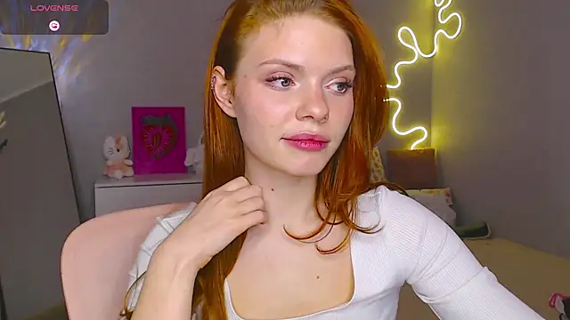 Red  Candy online show from March 2025 06:37:02 PM