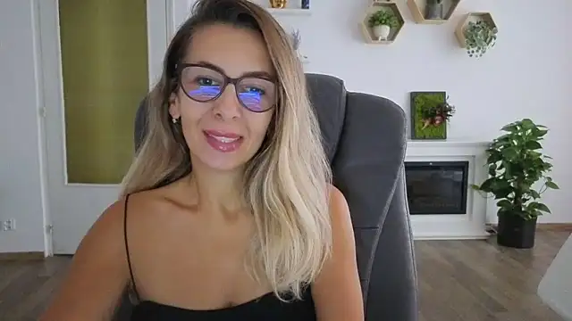 SukyGirl online show from September 2025 10:39:02 AM