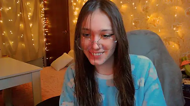 fluffy kitty  online show from January 2026 09:49:02 PM