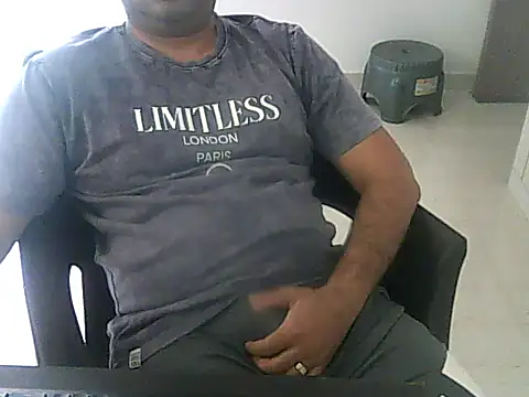 cryptoman1119 online show from February 2026 07:40:01 AM