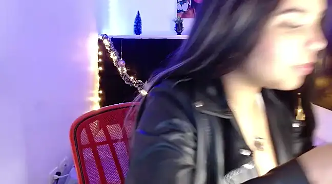 Miapeyton online show from December 2024 03:26:01 PM